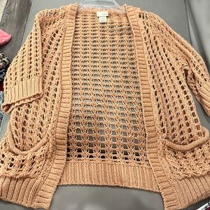 Rust medium cover up. Very nice quality from Buckle.